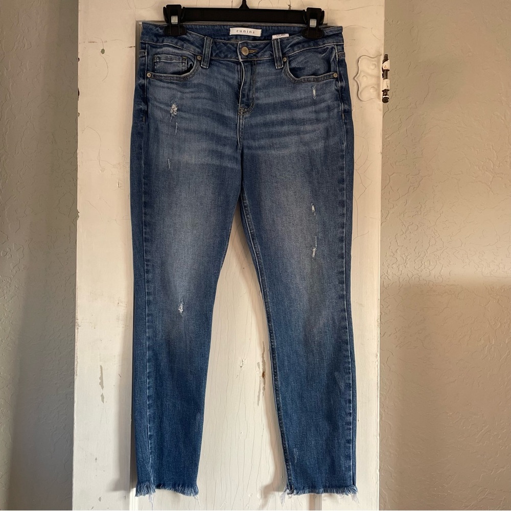 Eunina Distressed Ankle‎ Jeans in Blue